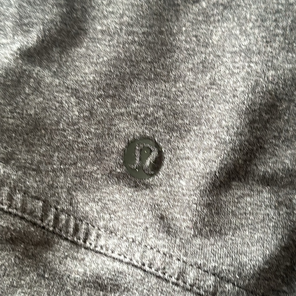 Lululemon Blissed Out Sleeveless Hoodie Heathered Black/Gray Sz 4! - Picture 10 of 10
